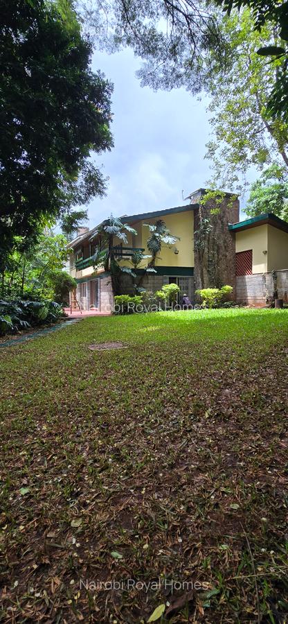 4 Bed House with En Suite at Lavington - 1