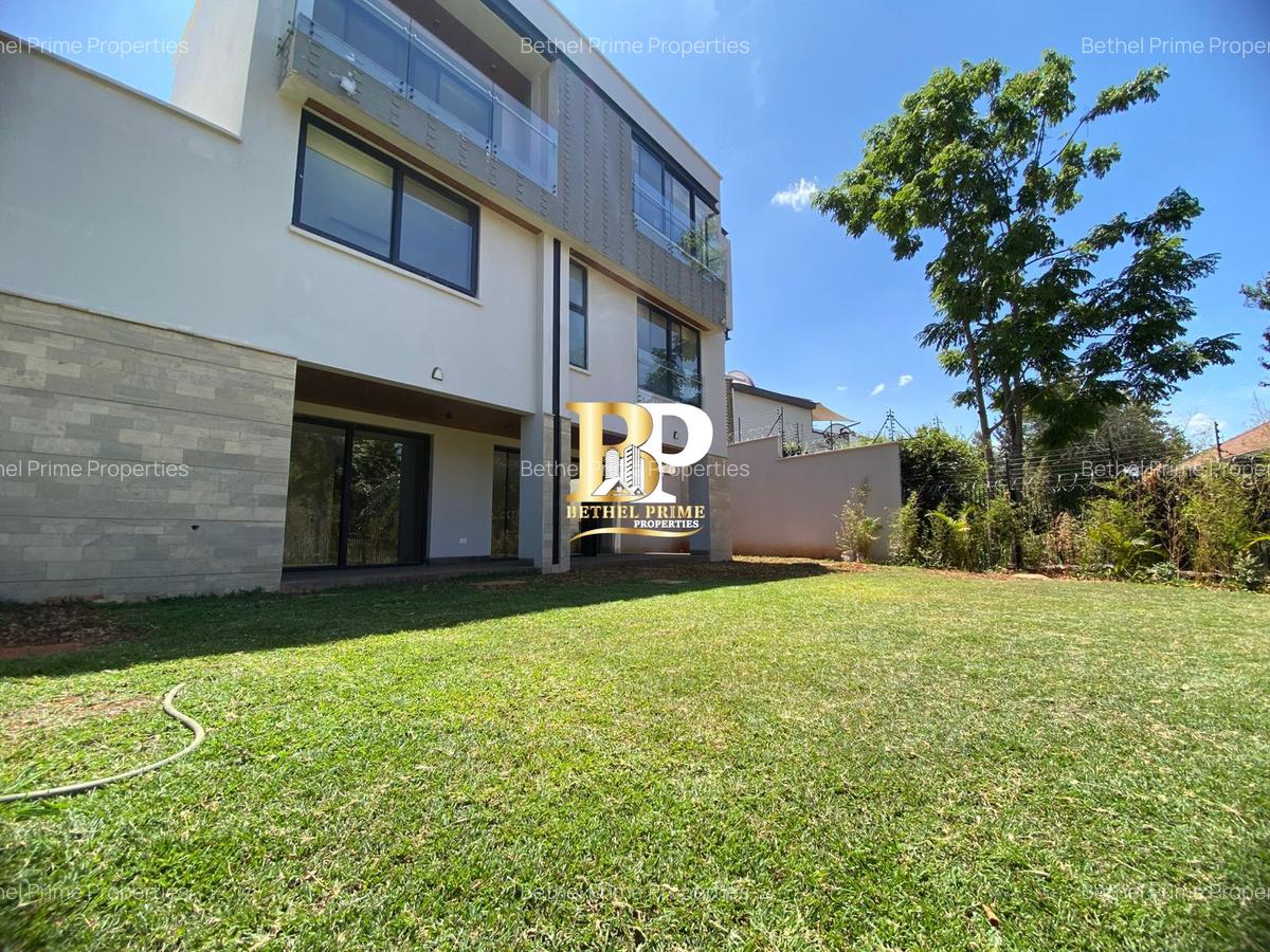 5 Bed Villa with En Suite at Grevillea Groove - 3