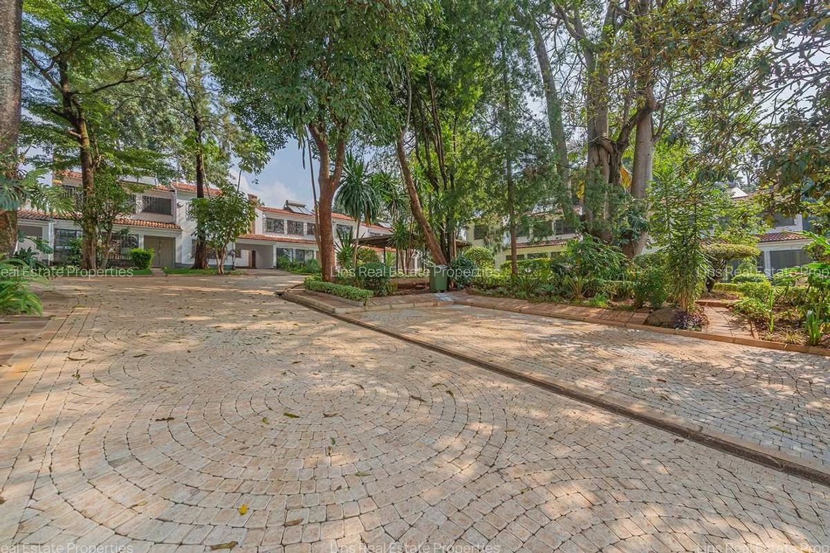 4 Bed Townhouse with En Suite in Muthaiga - 12