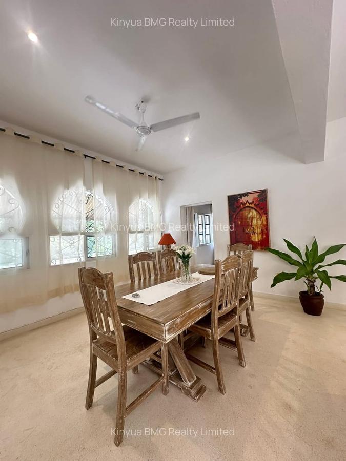 Serviced 2 Bed Apartment with En Suite in Malindi - 3