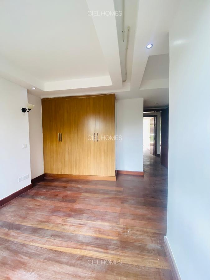 5 Bed Villa with En Suite in Lavington - 16