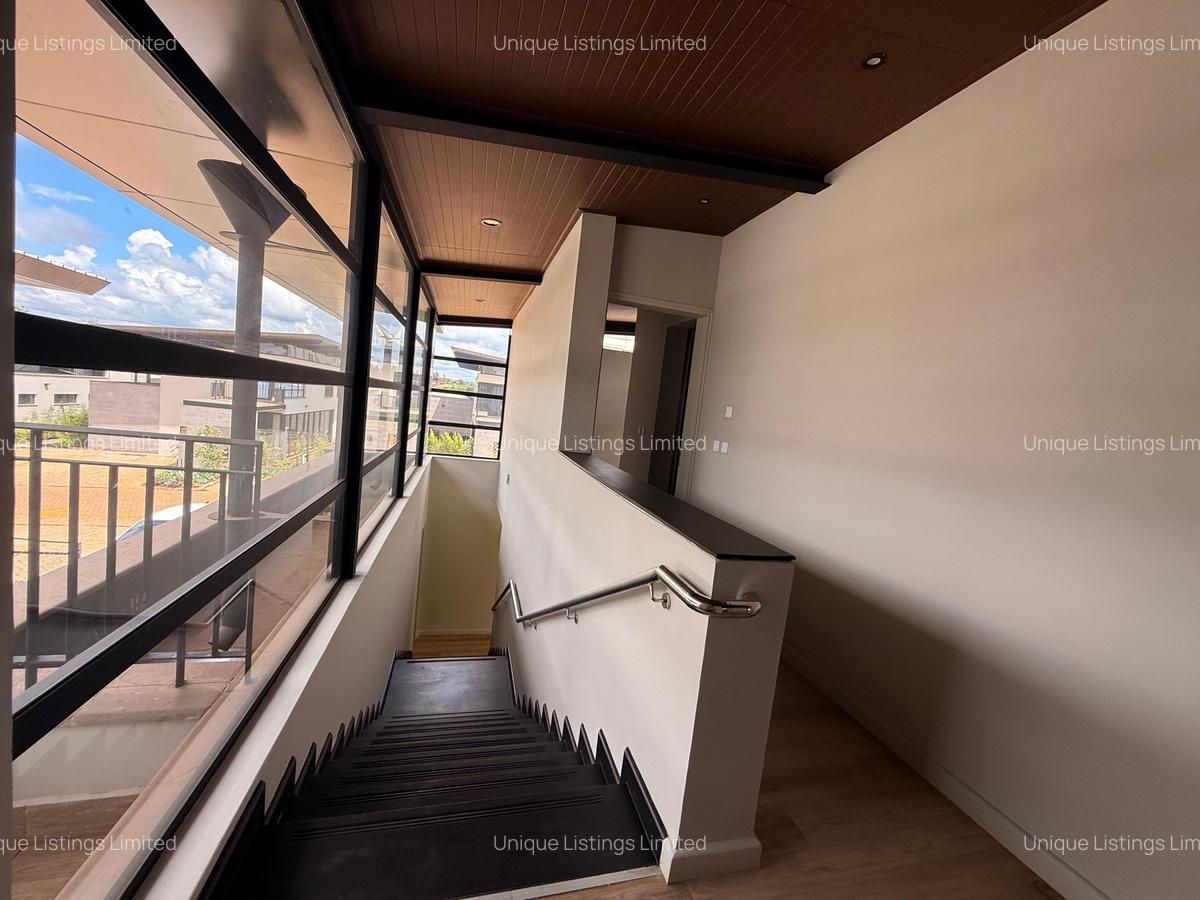 4 Bed Villa with En Suite in Runda - 10