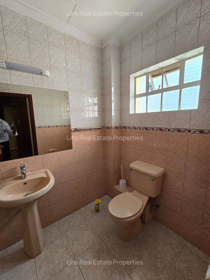 4 Bed Townhouse with En Suite in Lavington - 9