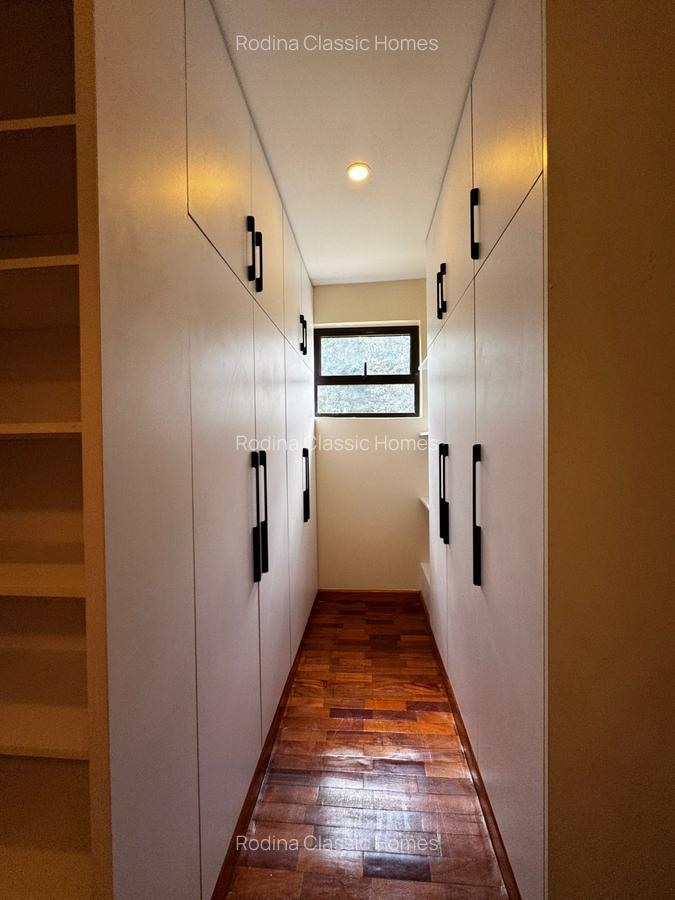 4 Bed Townhouse with En Suite in Karen - 3