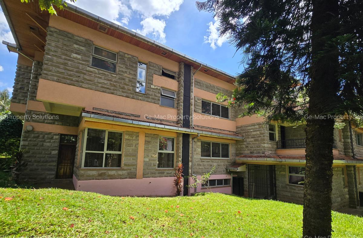 4 Bed House with En Suite in Runda - 1