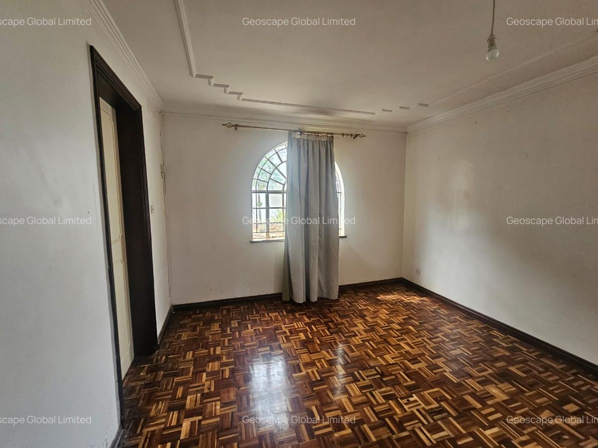 5 Bed House with En Suite in Loresho - 4