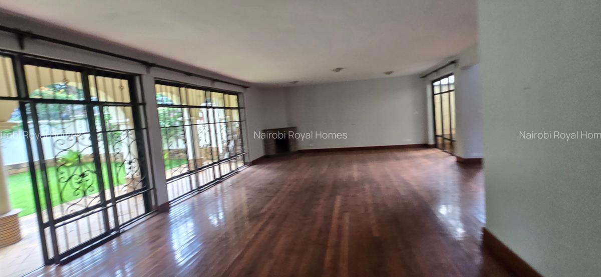 5 Bed Townhouse with En Suite at Lavington Off Convent Road - 7