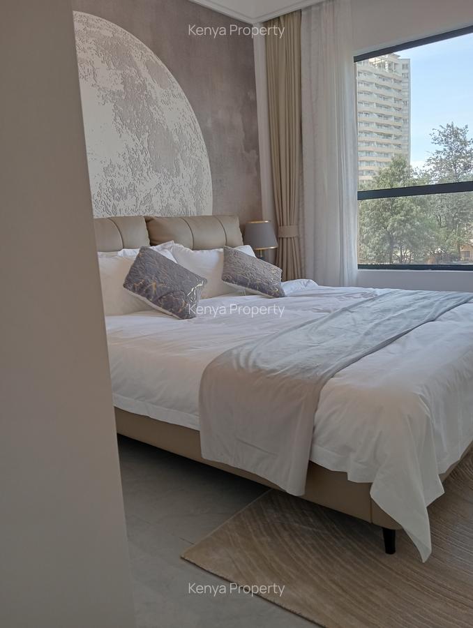 3 Bed Apartment with Swimming Pool at Wood Avenue - 19