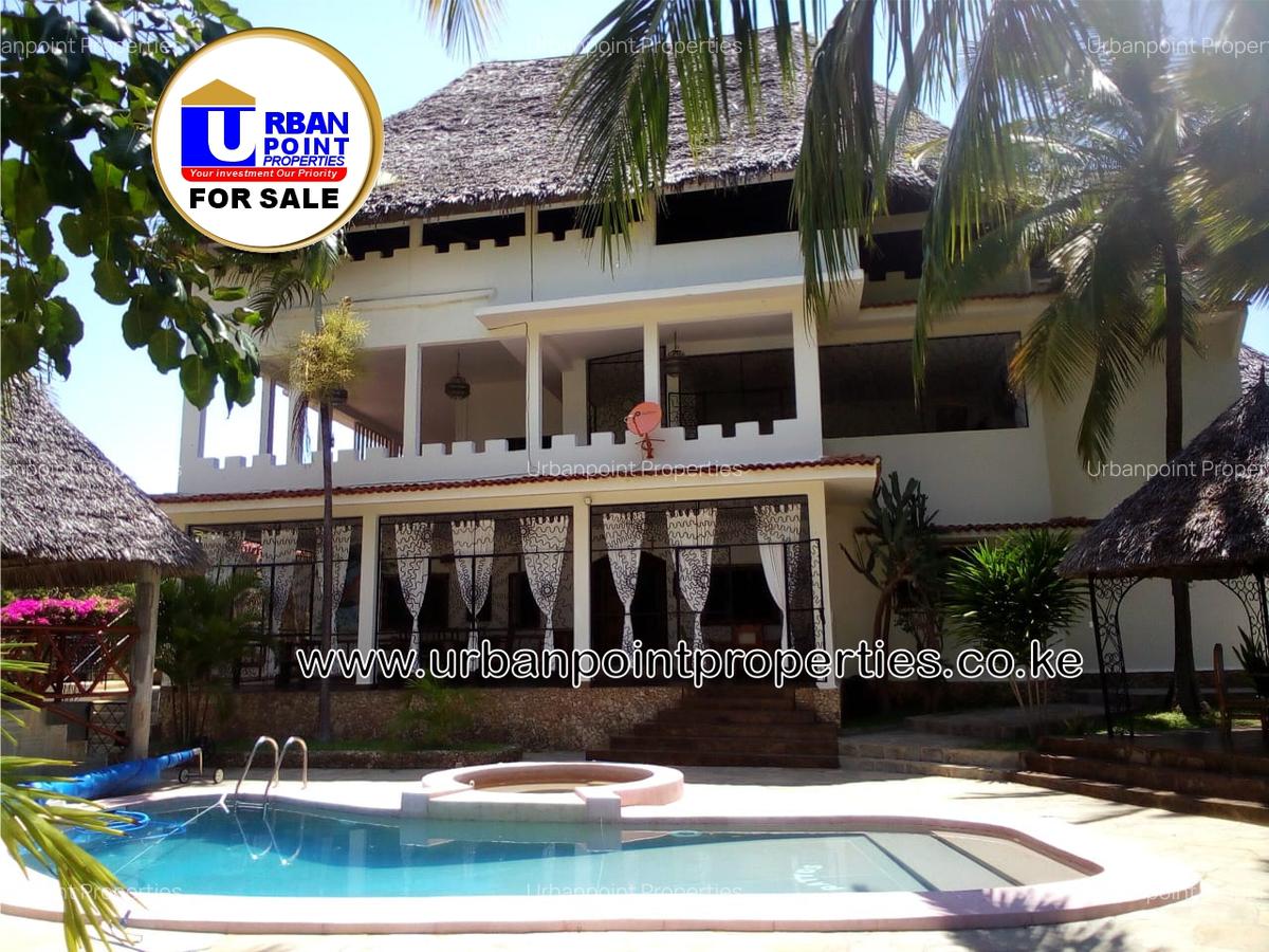 6 Bed House with En Suite in Watamu - 1