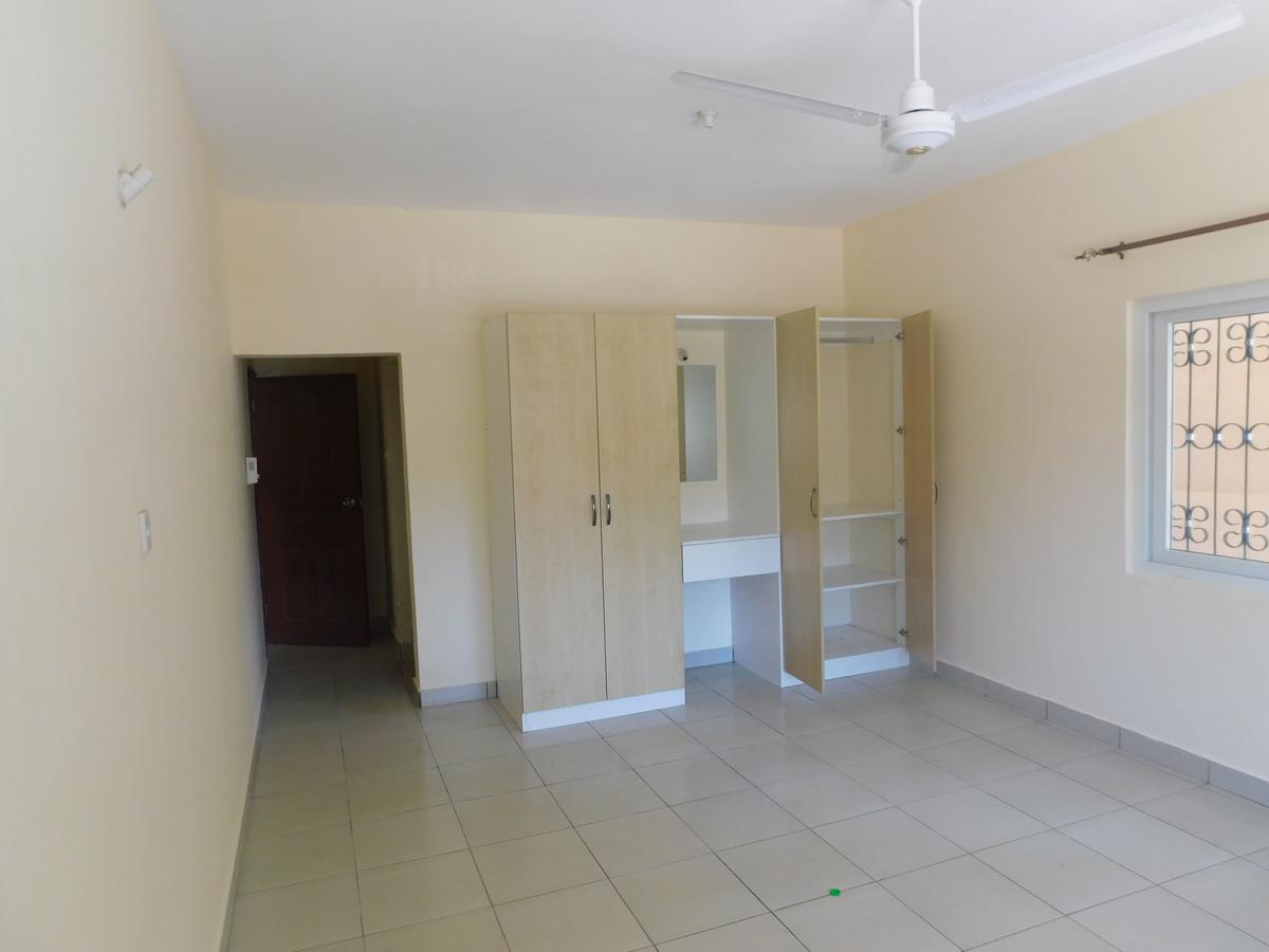 3 Bed Apartment with En Suite in Nyali Area - 10