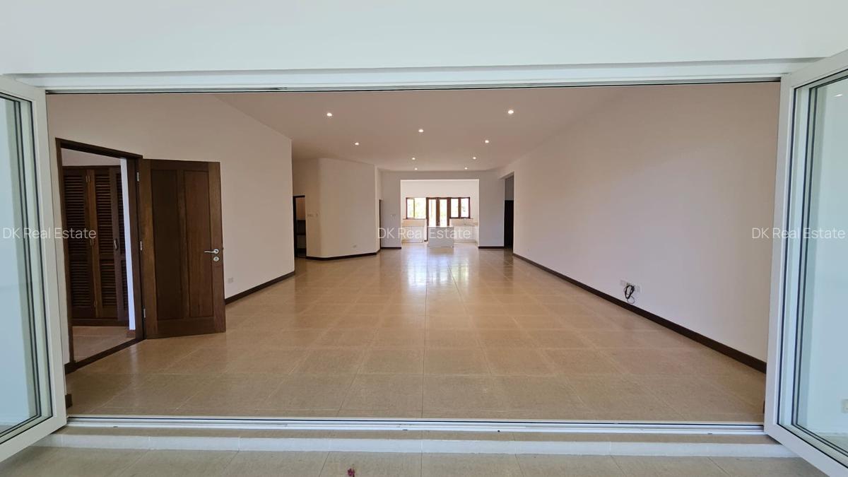 Serviced 3 Bed Apartment with En Suite at Sixth Avenue - 16