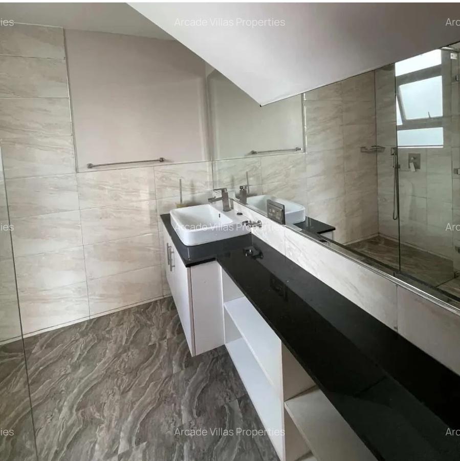 4 Bed Apartment with En Suite in Riverside - 8