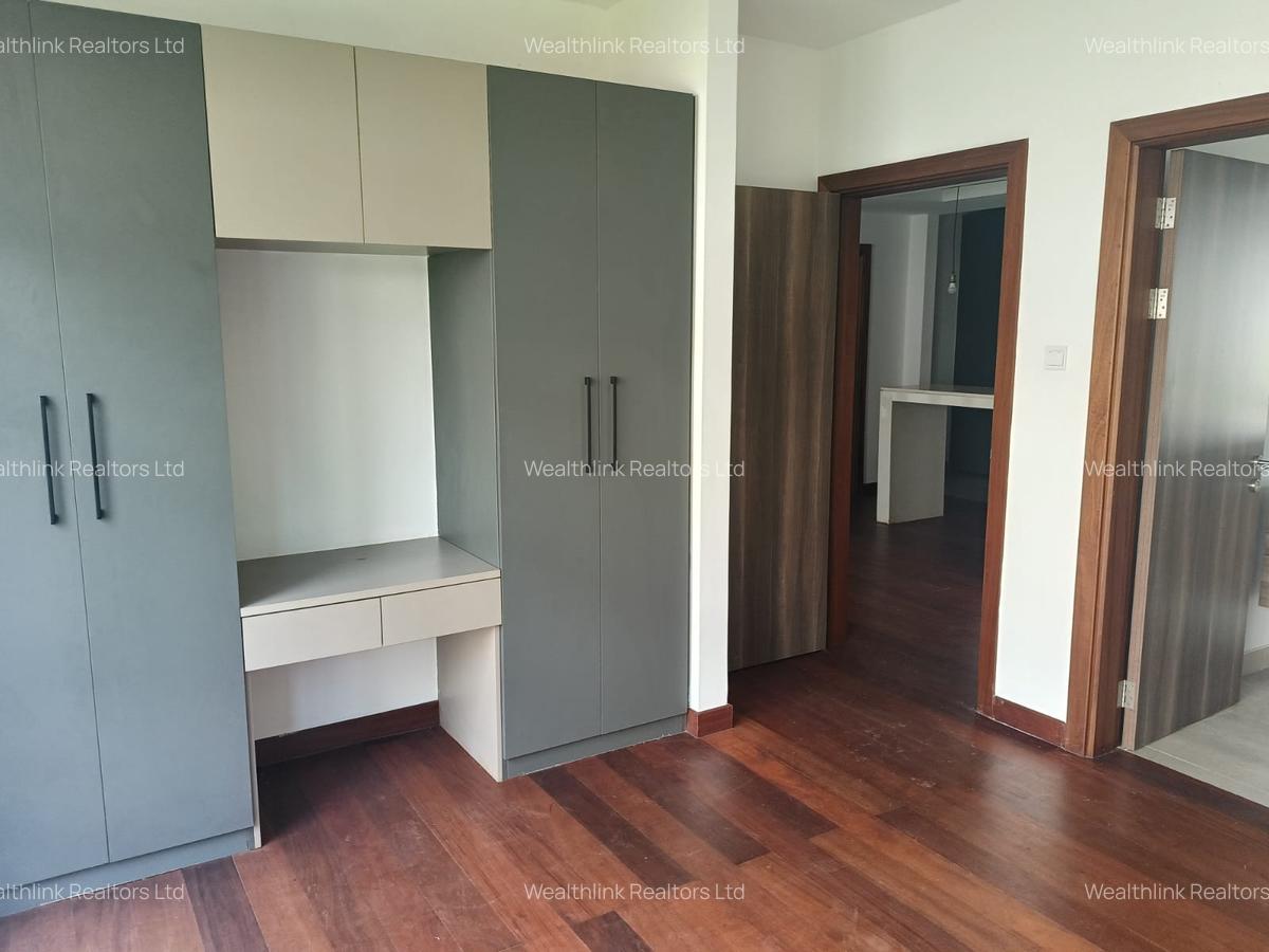 4 Bed Townhouse with En Suite at Two Rivers - 13