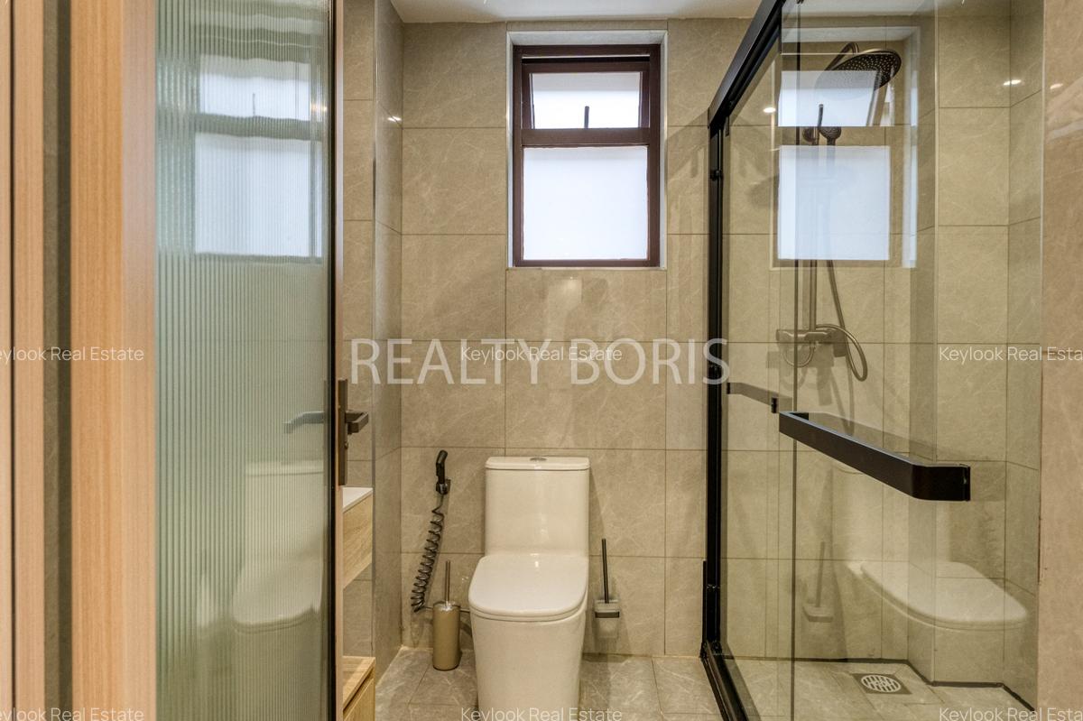 Serviced 2 Bed Apartment with En Suite at Riverside Drive - 3