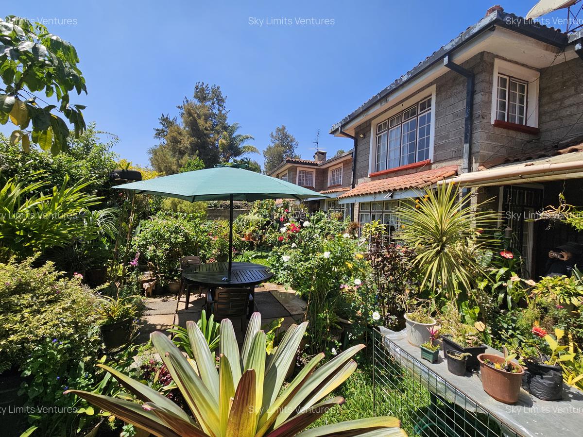 4 Bed Townhouse with En Suite at Lavington - 1