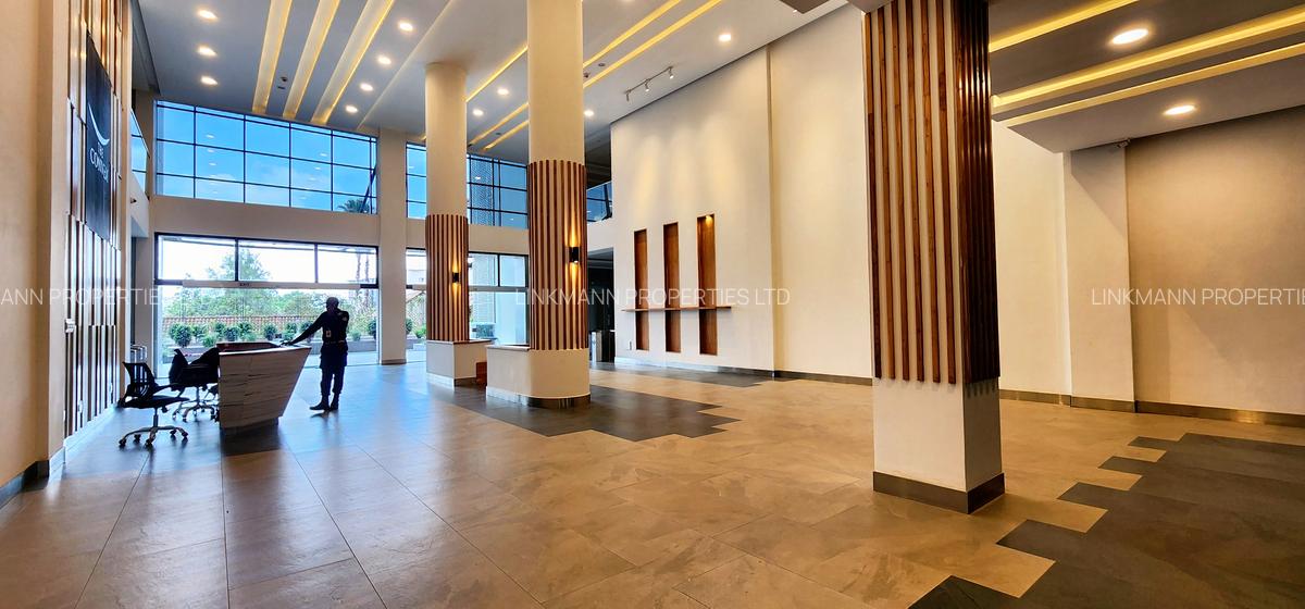 4,000 ft² Office with Service Charge Included in Riverside - 12