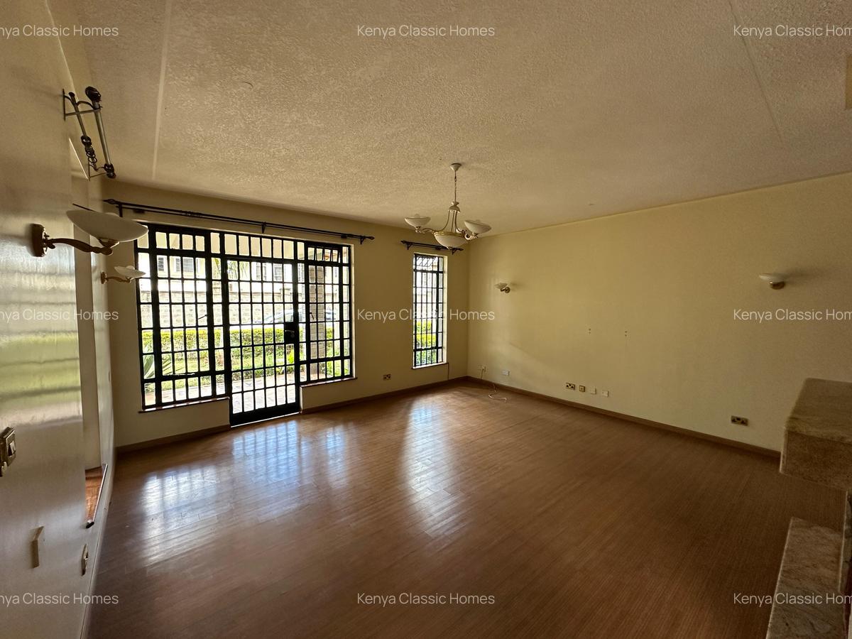 5 Bed Villa with En Suite at Lavington - 2