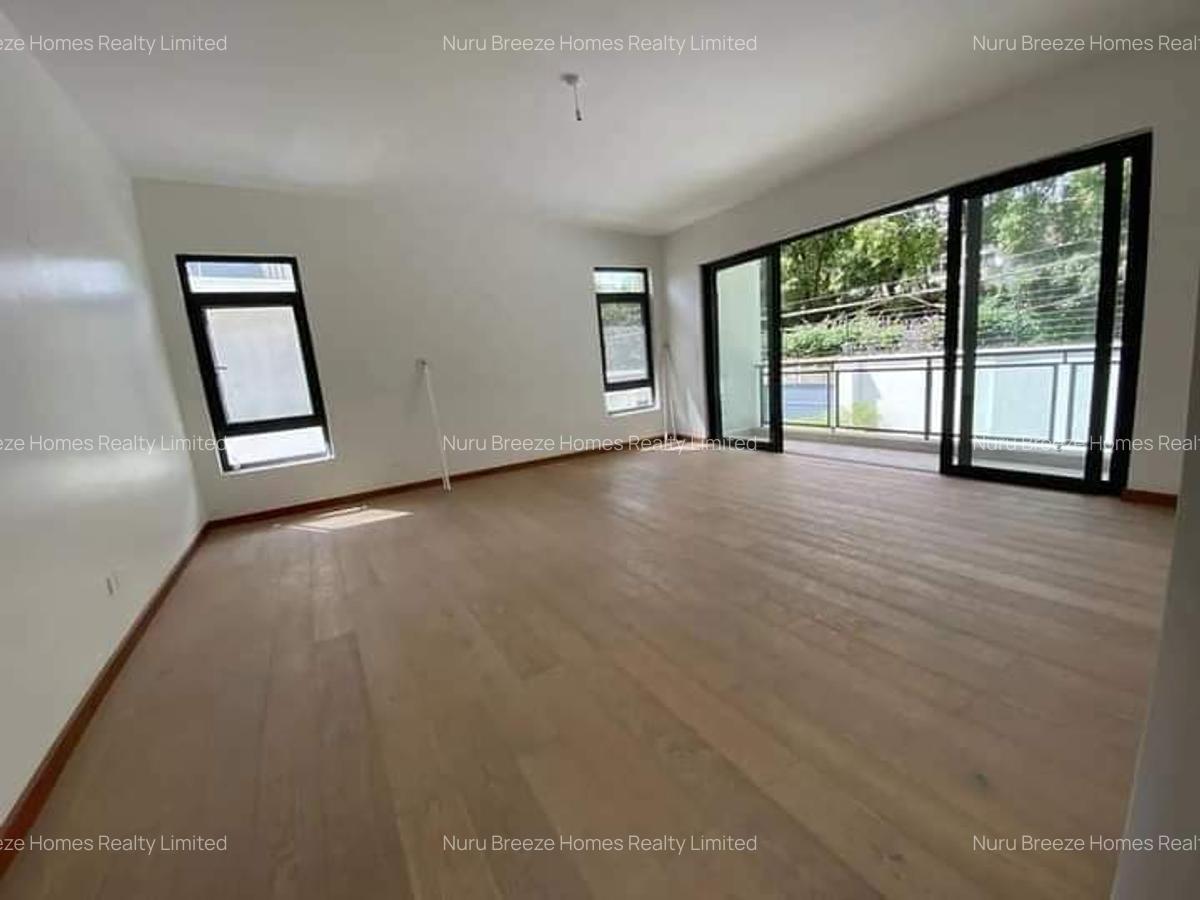 5 Bed Townhouse with En Suite in Lavington - 4