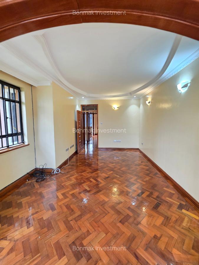 4 Bed Townhouse with En Suite at Lavington Green - 12