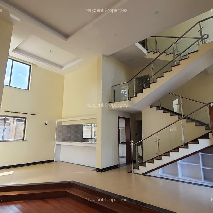 5 Bed Townhouse with En Suite in Lavington - 10