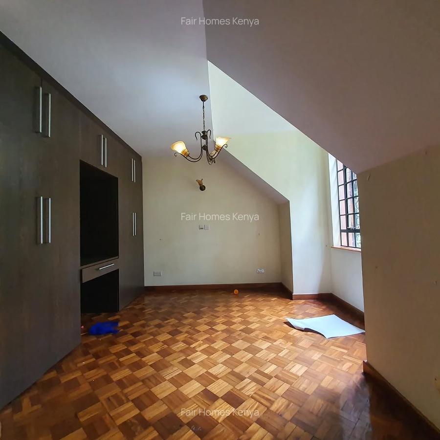 4 Bed Townhouse with En Suite at Chalbi Drive - 8