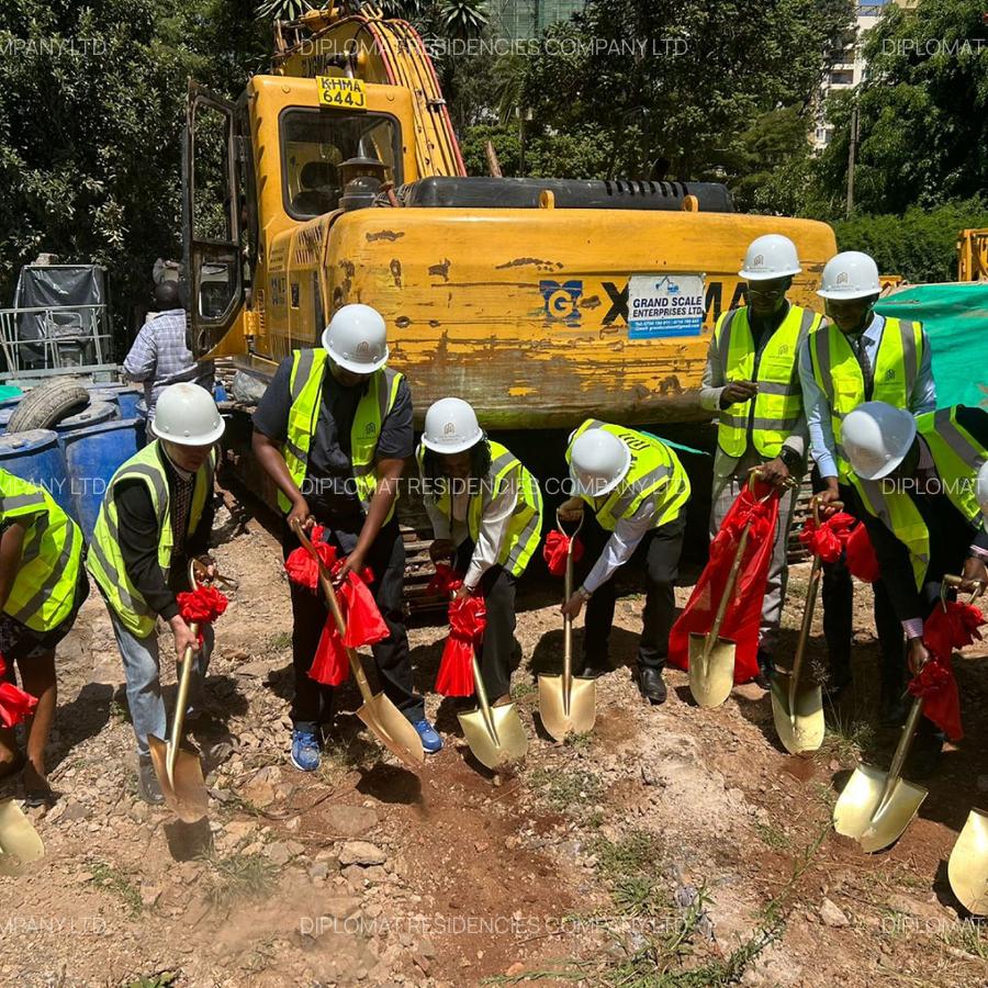 Serviced 2 Bed Apartment with En Suite in Westlands Area - 14