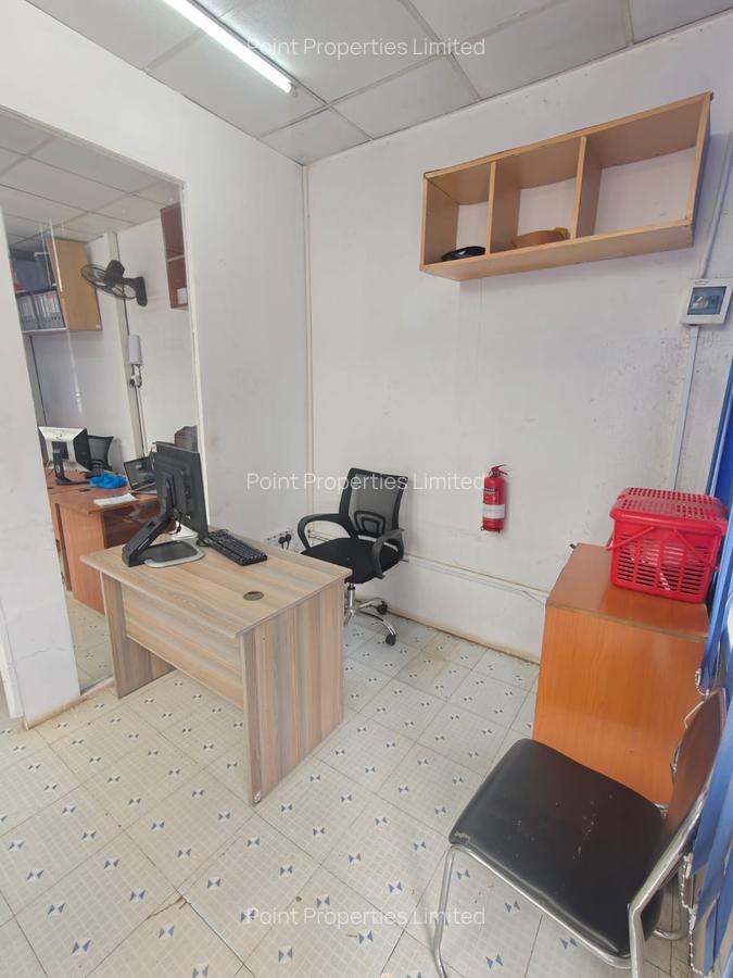 400 ft² Office with Service Charge Included in Westlands Area - 11