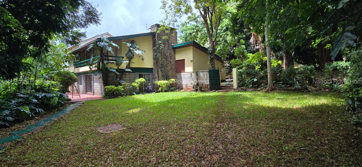 4 Bed House with En Suite at Lavington Green - 9