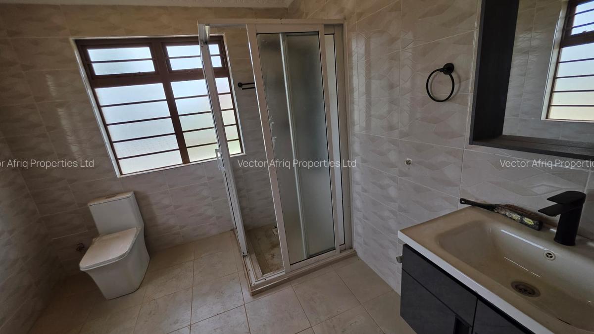 4 Bed Townhouse with En Suite in Ruiru - 11