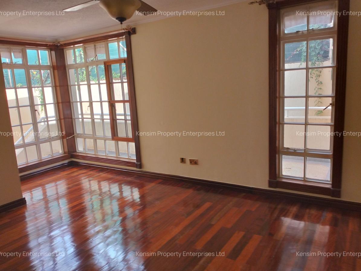 4 Bed Townhouse with En Suite in Kyuna - 13