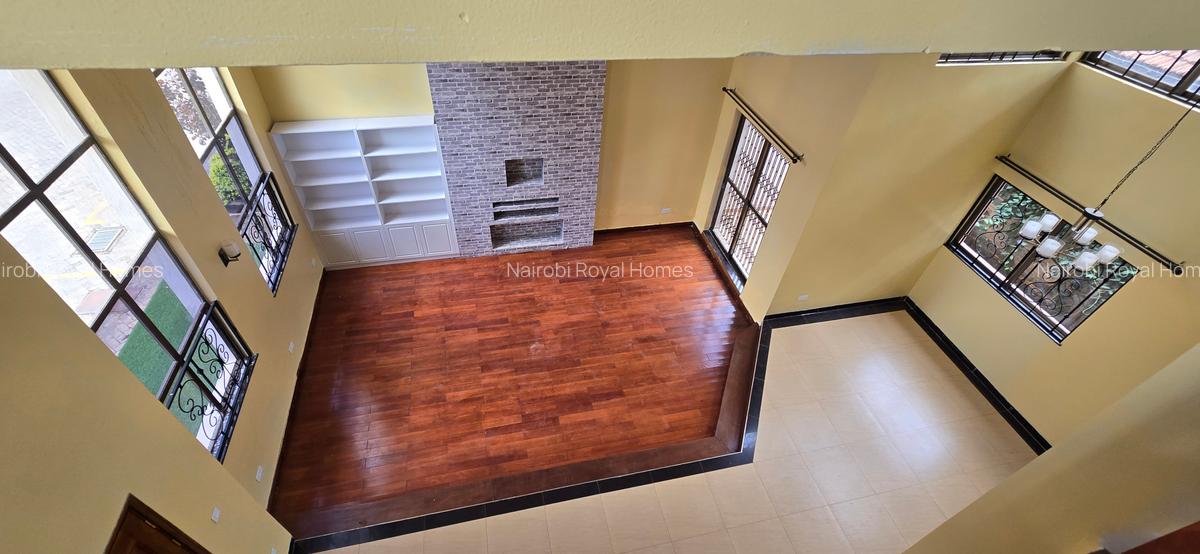 5 Bed Townhouse with En Suite at Lavington Off Convent Drive - 3