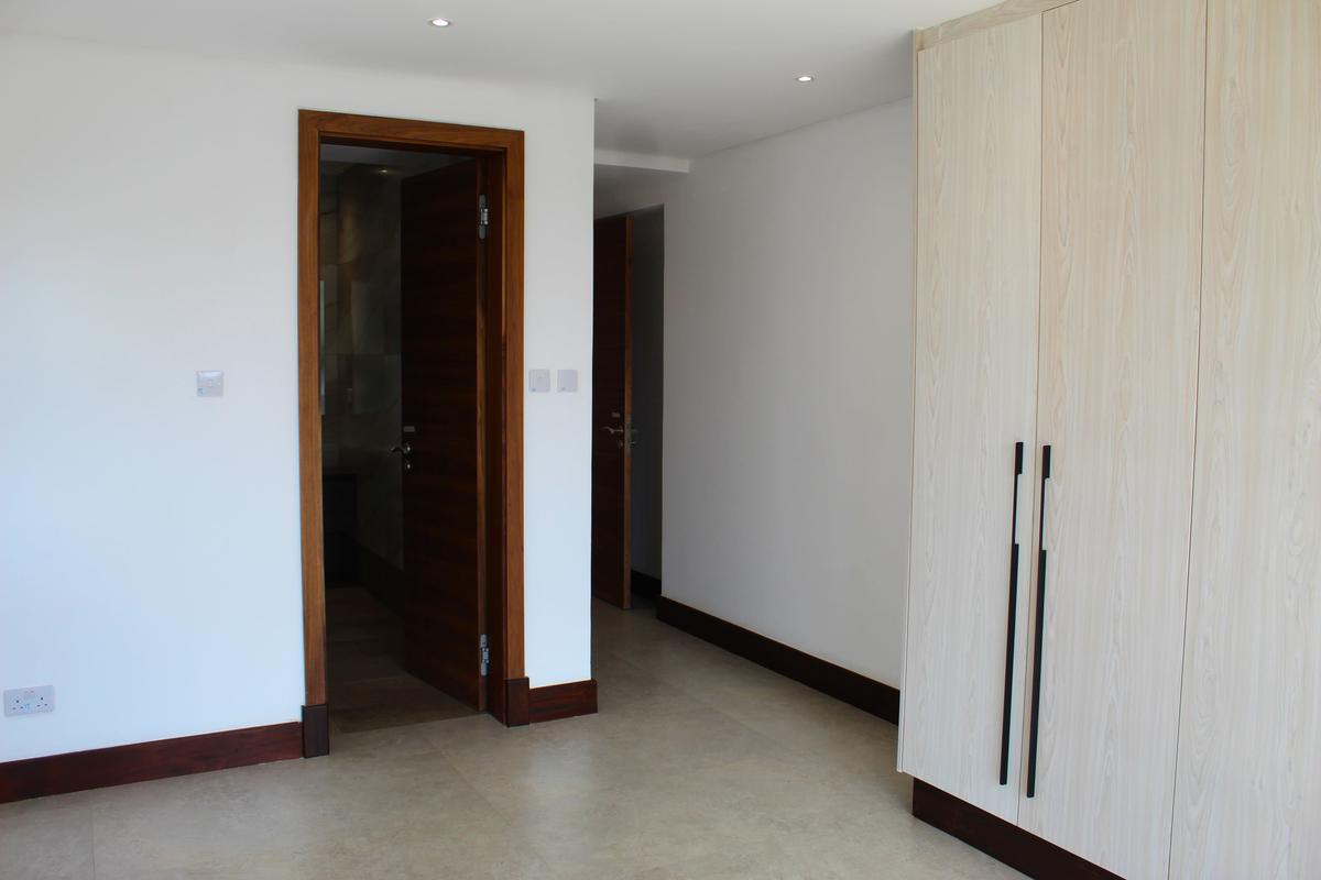 7 Bed Townhouse with En Suite in Kitisuru - 4