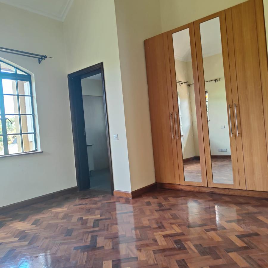 5 Bed House with En Suite at Mimosa - 5