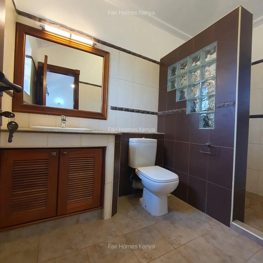 4 Bed Townhouse with En Suite at Spring Valley - 14