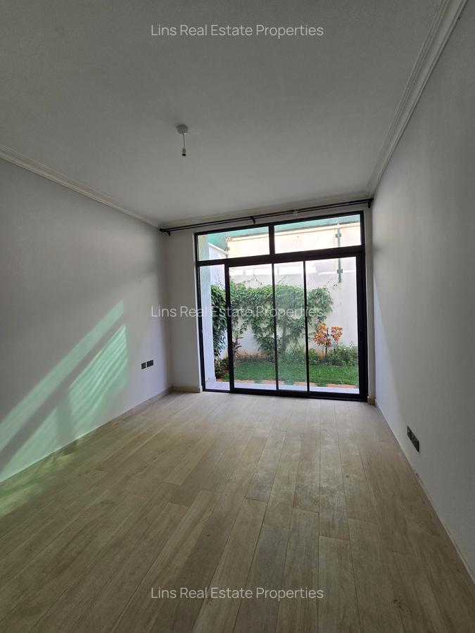 5 Bed Townhouse with En Suite in Lavington - 8