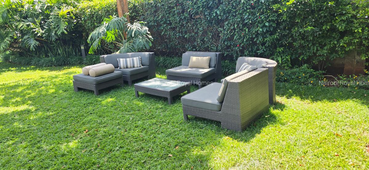 5 Bed House with En Suite at Mimosa Drive - 2