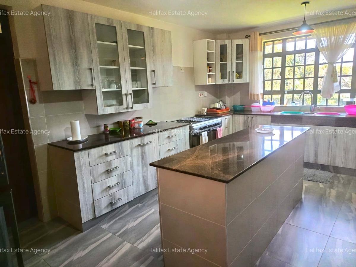 6 Bed House with En Suite in Runda - 7