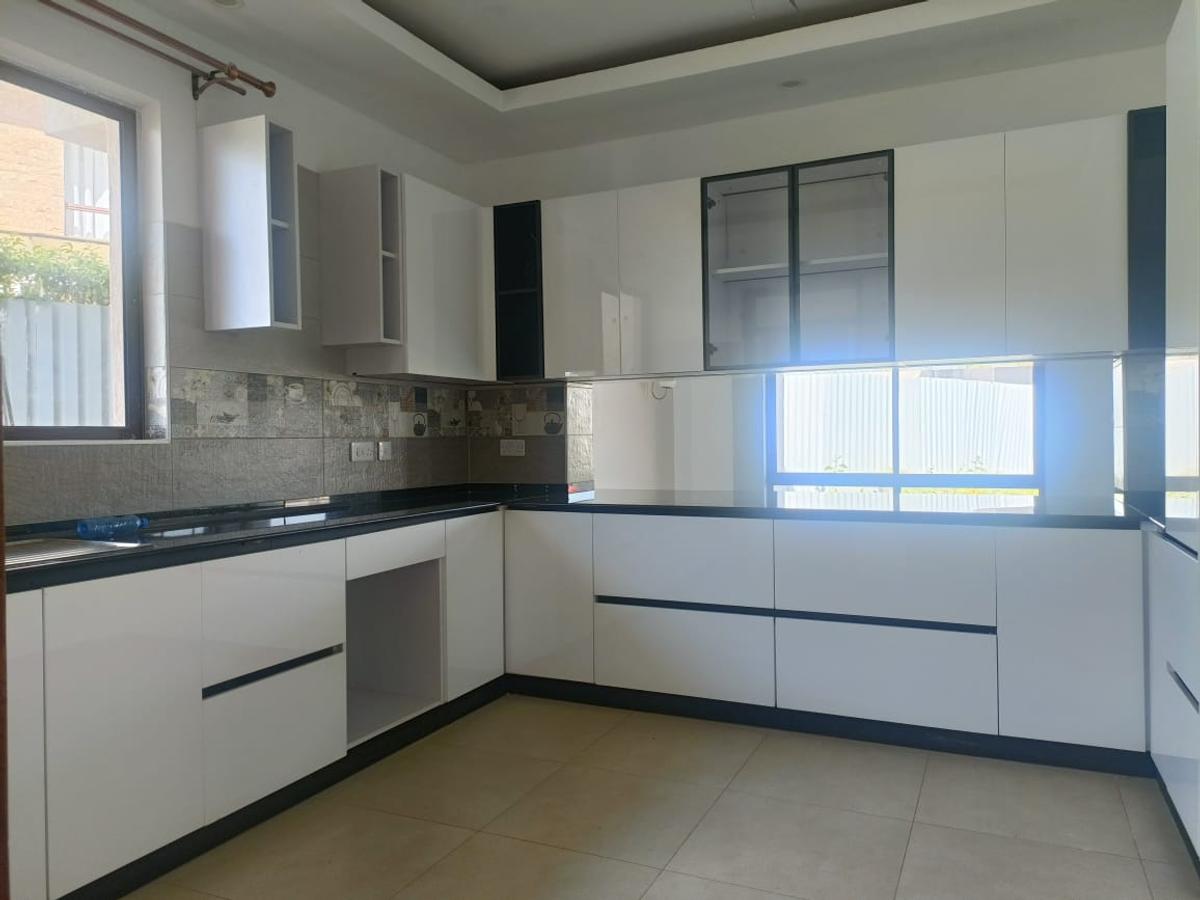 4 Bed Townhouse with En Suite in Kiambu Road - 3