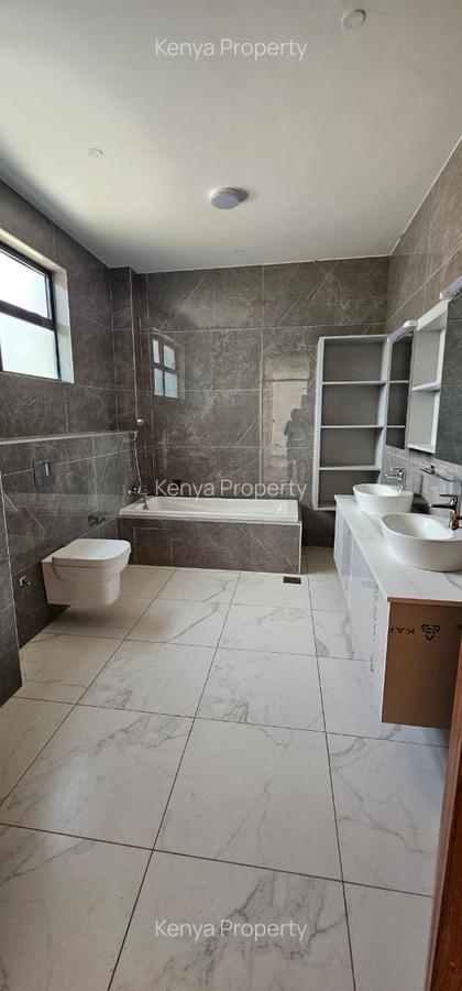 5 Bed Villa with En Suite in Lavington - 4