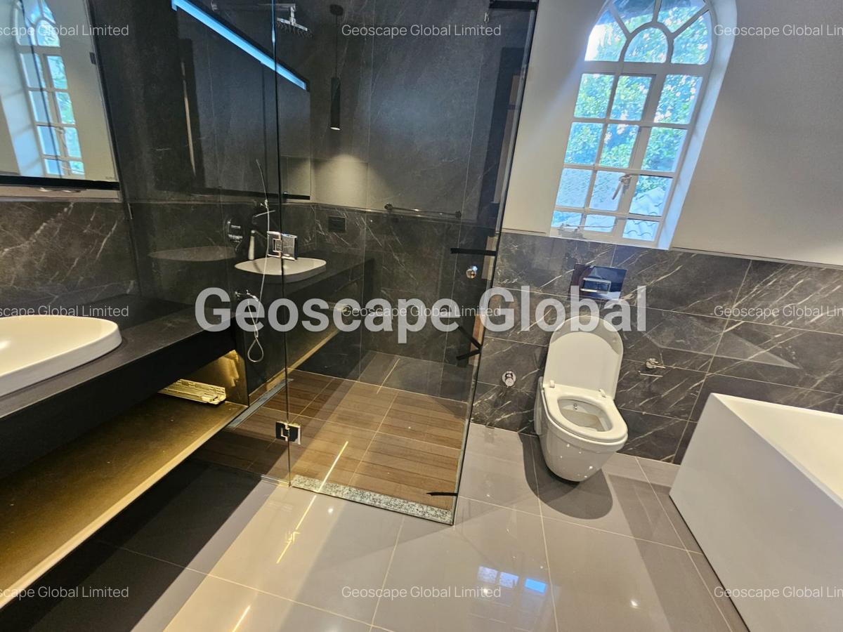 4 Bed House with En Suite in Runda - 7