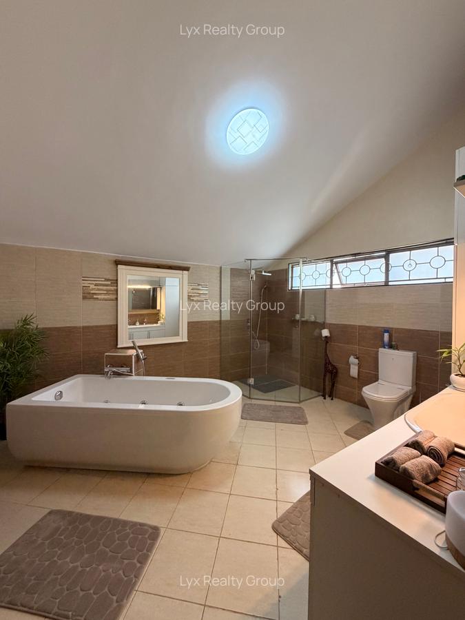 5 Bed Townhouse with En Suite in Westlands Area - 12