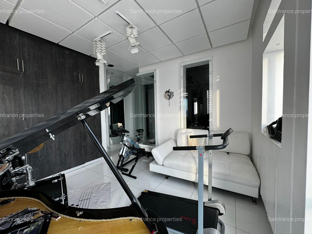 Serviced 3 Bed Apartment with En Suite at Moi Avanue - 4