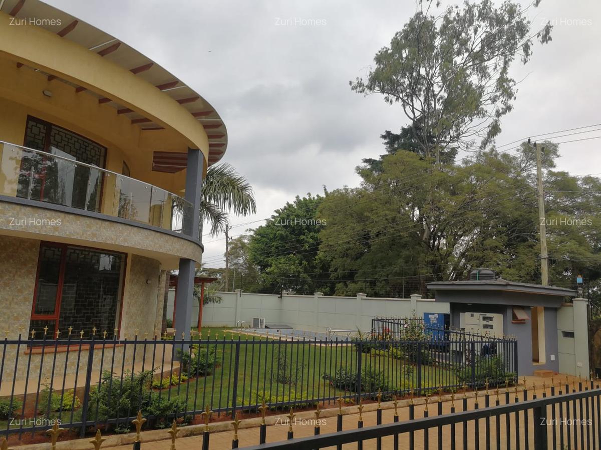 5 Bed Townhouse with En Suite in Lavington - 6