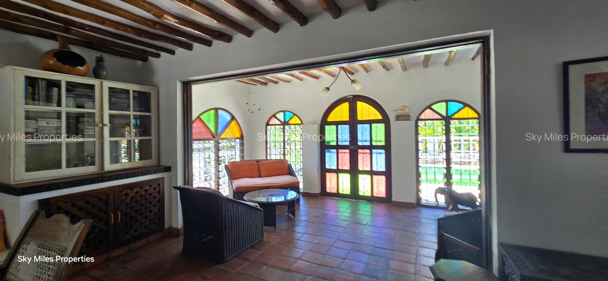 6 Bed Villa with En Suite at Aloo Drive Residence - 15