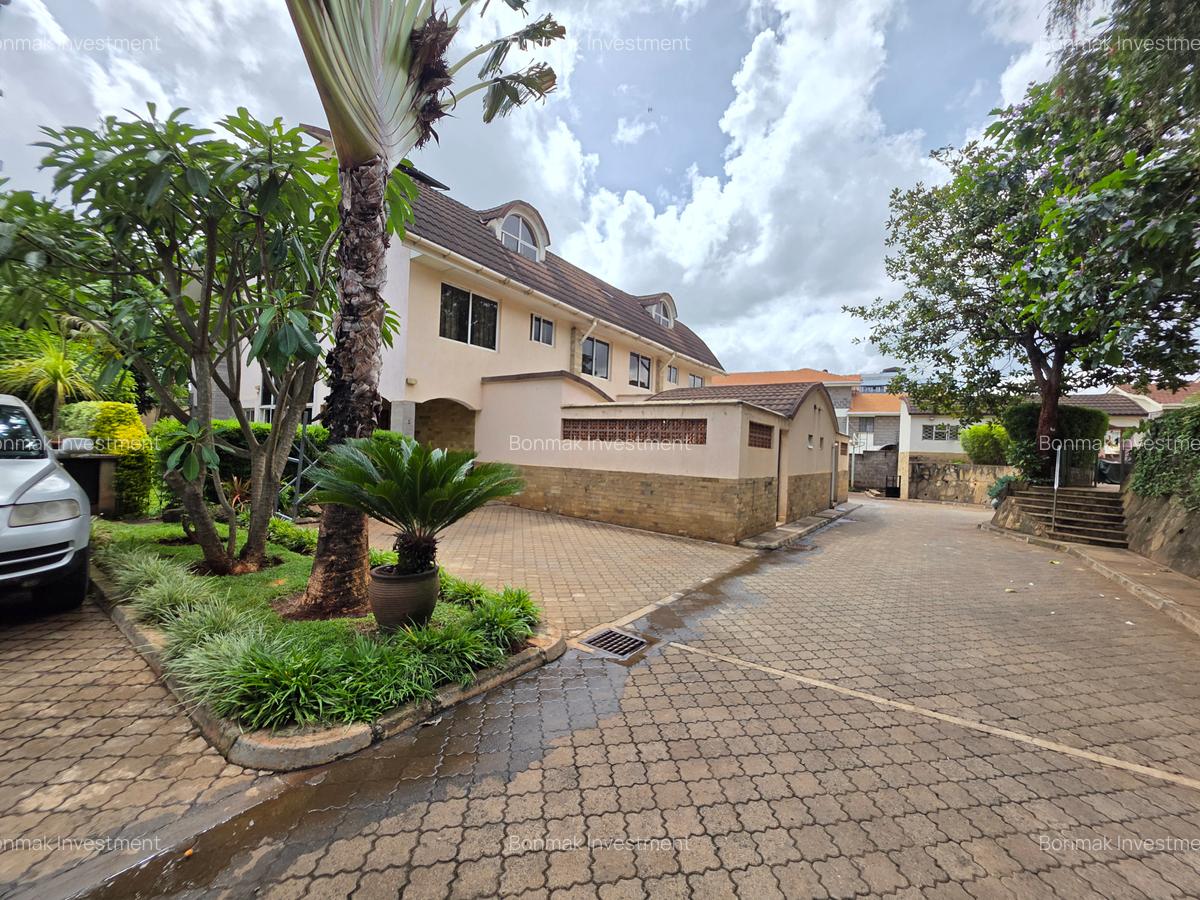 4 Bed Townhouse with En Suite at Kyuna - 3