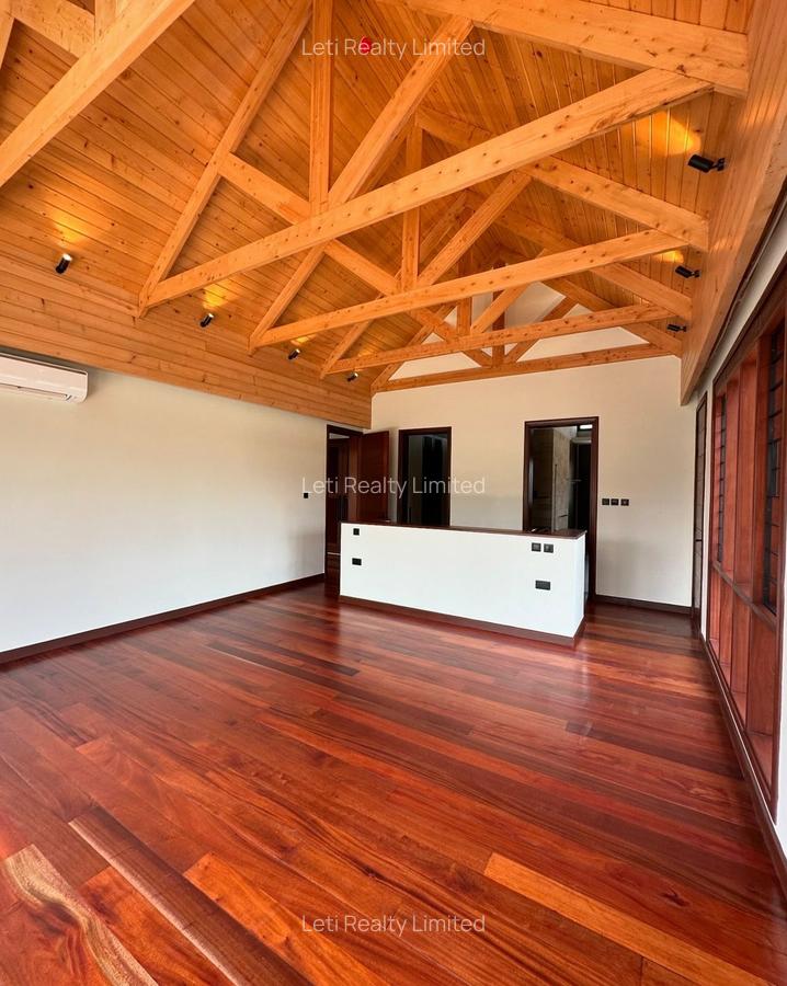 5 Bed House with En Suite in Runda - 17