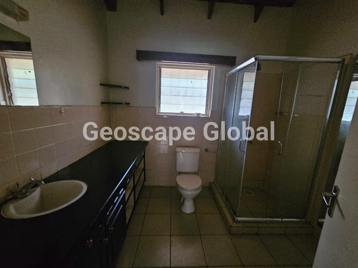 3 Bed House with En Suite in Runda - 5