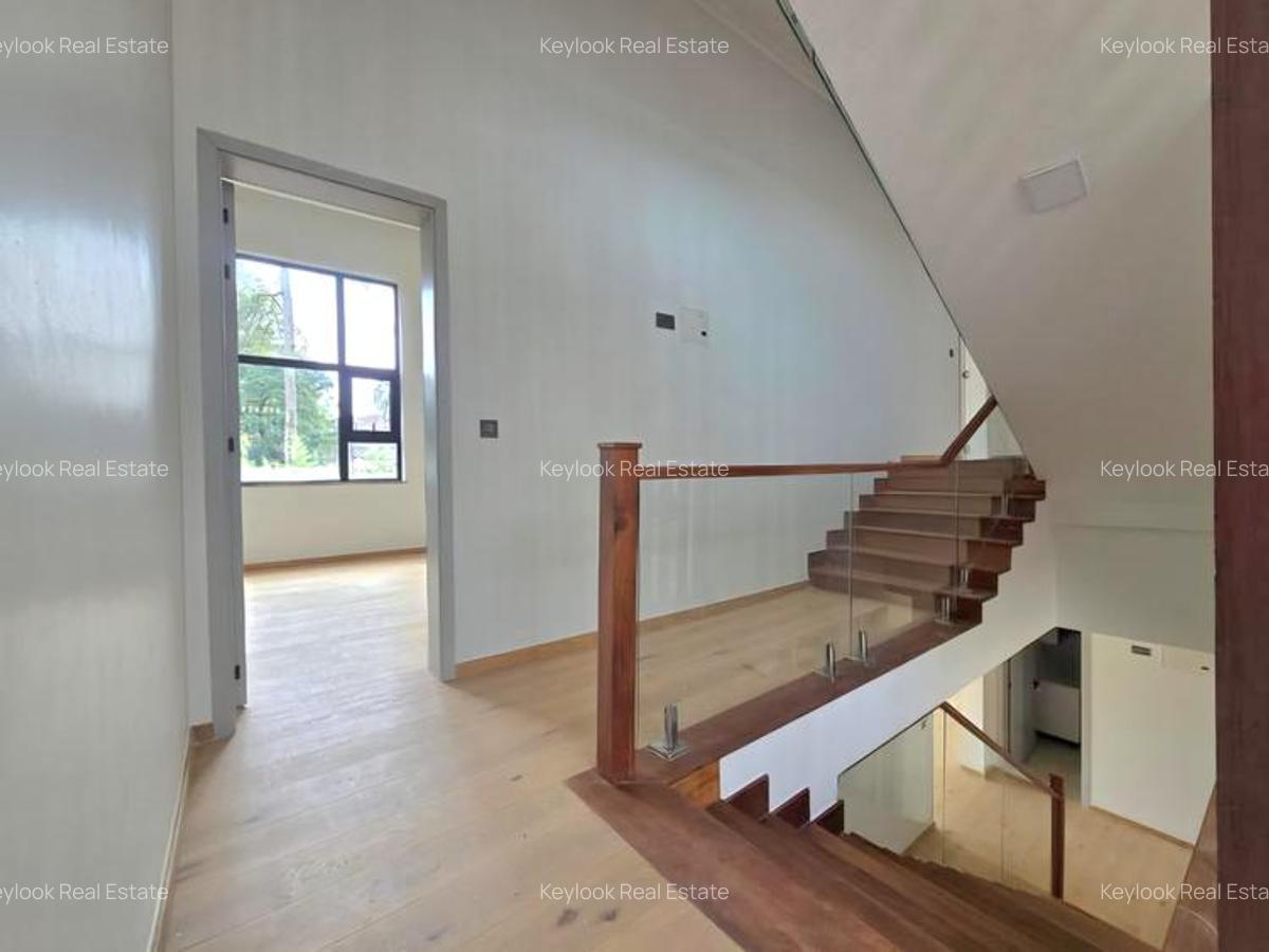 5 Bed Townhouse with En Suite at Lavington Green - 12