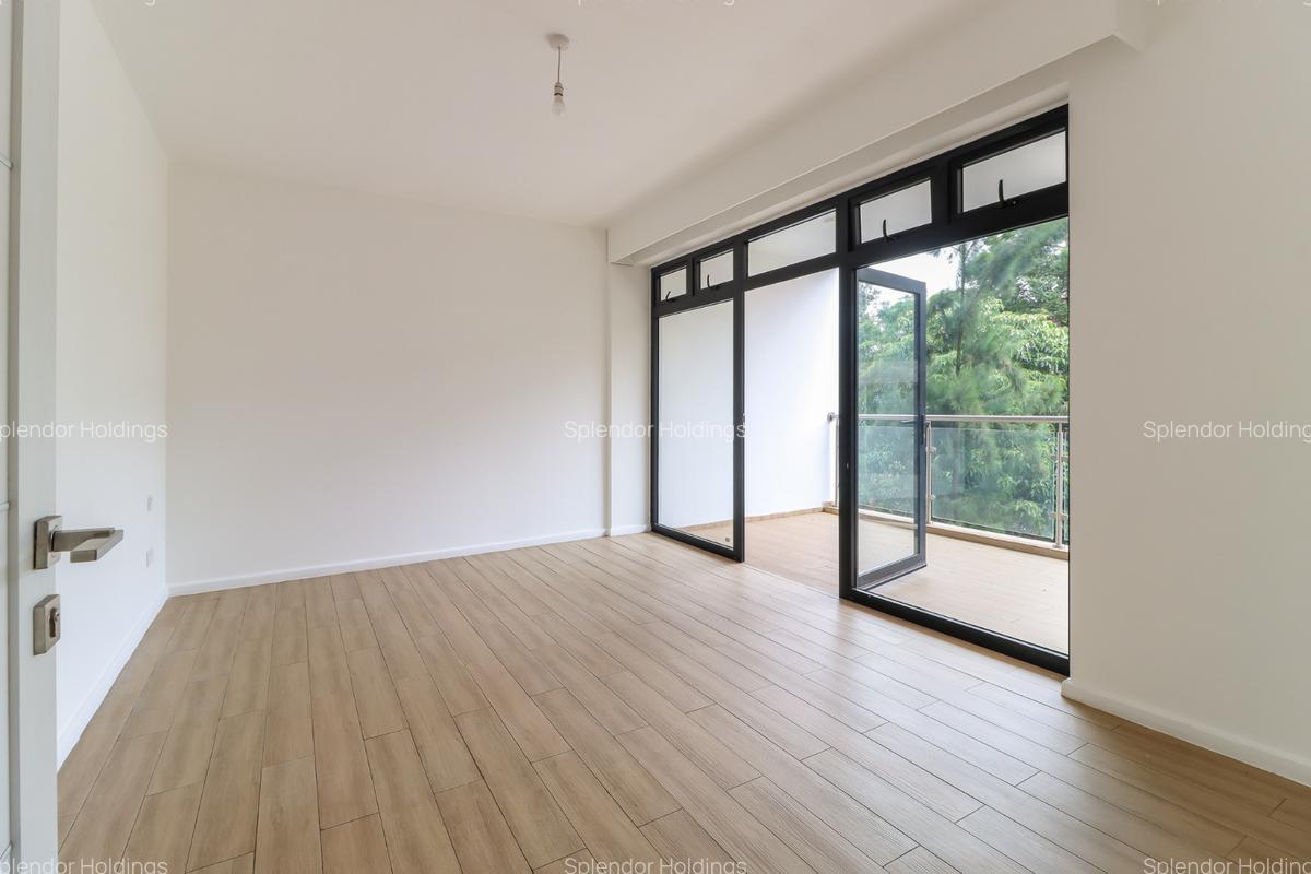 2 Bed Apartment with En Suite in Lavington - 17