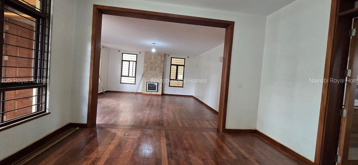 5 Bed Townhouse with En Suite at Lavington Green - 6